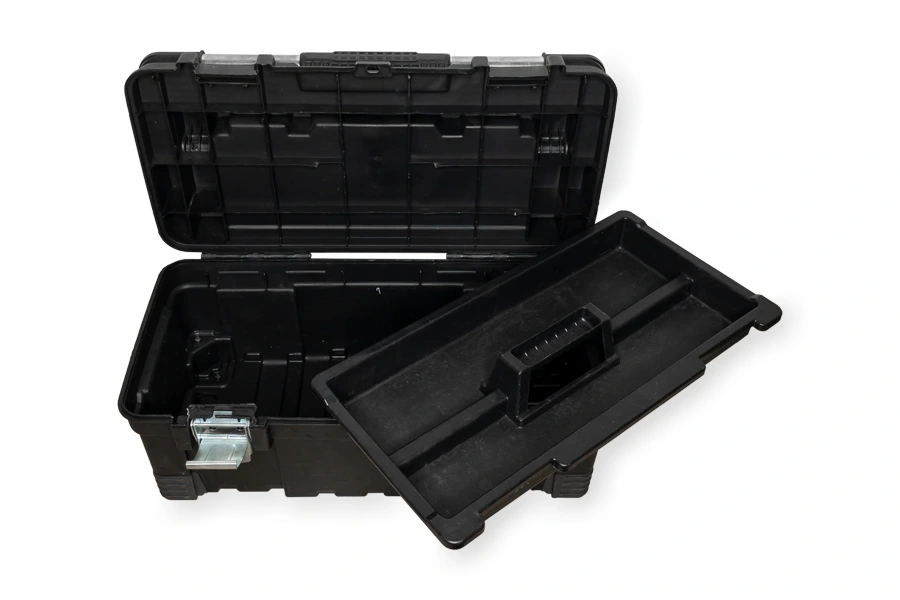 Geöffnete Werkzeugkiste mit viel Platz im unteren Bereich.